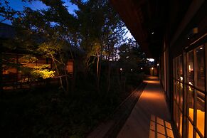 Shukubo Kawaseminoshou - The Kingfisher resort -