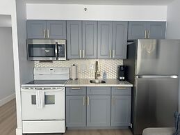 Waikiki Place - the Place to be in Waikiki