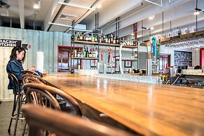 Waikiki Place - the Place to be in Waikiki