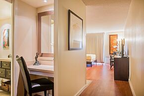 Waikiki Place - the Place to be in Waikiki