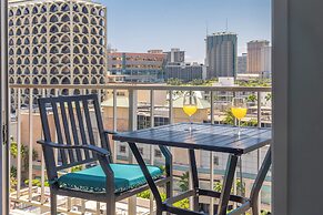 Waikiki Place - the Place to be in Waikiki