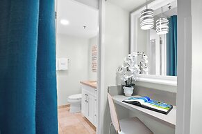 Waikiki Place - the Place to be in Waikiki