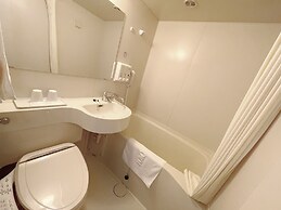 Toyoko Inn Yokohama Shinkoyasu Ekimae