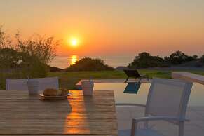 Albatross Beach Front Villas