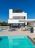 Albatross Beach Front Villas