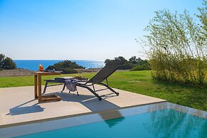 Albatross Beach Front Villas