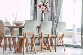 Francis & Gregorys Luxury Villas