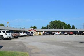 Green Acre Motel by OYO Near Rush County Airport