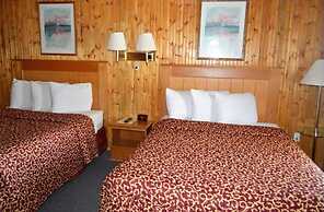 Green Acre Motel by OYO Near Rush County Airport