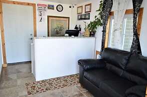 Green Acre Motel by OYO Near Rush County Airport