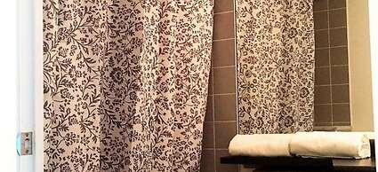 Lavish Suites - Luxury Condo - Downtown