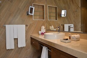 Magia Beachside Condo