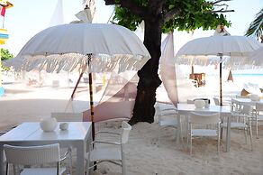 Magia Beachside Condo