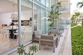 Magia Beachside Condo