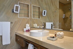 Magia Beachside Condo