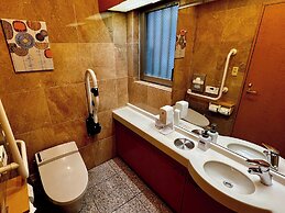 Toyoko Inn Shin Yokohama Station Honkan