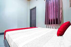 RedDoorz Plus near ISOLA UPI