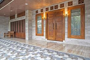 RedDoorz near Trans Studio Mall 2