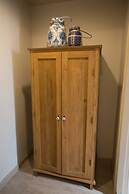 Vera Nidhra - Self check-in after 7pm