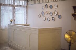 Vera Nidhra - Self check-in after 7pm