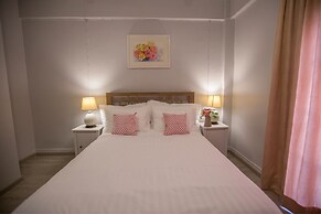 Vera Nidhra - Self check-in after 7pm