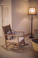 Vera Nidhra - Self check-in after 7pm