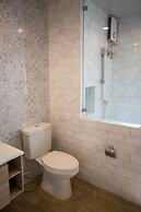 Vera Nidhra - Self check-in after 7pm