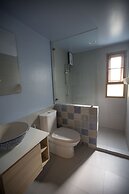 Vera Nidhra - Self check-in after 7pm