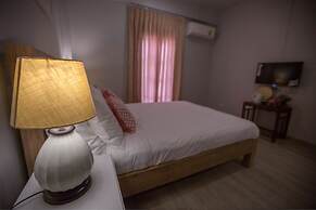 Vera Nidhra - Self check-in after 7pm