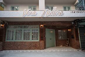 Vera Nidhra - Self check-in after 7pm