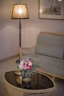 Vera Nidhra - Self check-in after 7pm