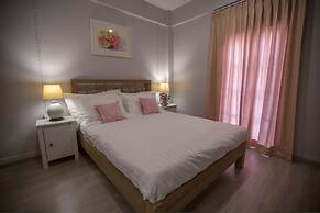 Vera Nidhra - Self check-in after 7pm