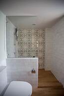 Vera Nidhra - Self check-in after 7pm