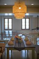 Vera Nidhra - Self check-in after 7pm