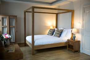 Vera Nidhra - Self check-in after 7pm