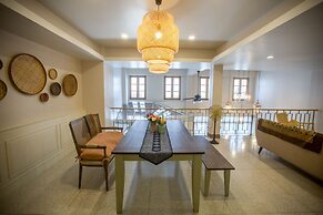 Vera Nidhra - Self check-in after 7pm