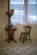 Vera Nidhra - Self check-in after 7pm