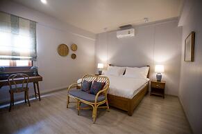 Vera Nidhra - Self check-in after 7pm