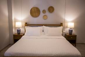 Vera Nidhra - Self check-in after 7pm