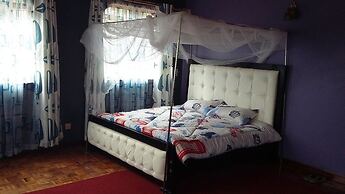 Karen Bomas Inn