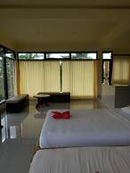 Puri Mandhara Lovina