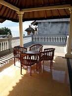 Puri Mandhara Lovina