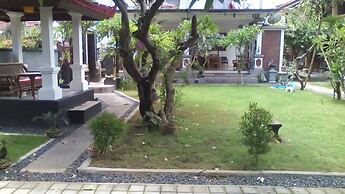 Puri Mandhara Lovina