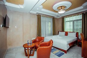 Silver Paradise Hotel