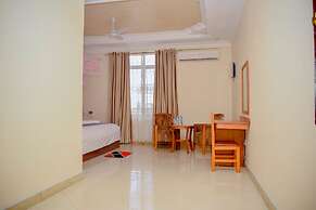 Silver Paradise Hotel