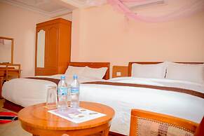 Silver Paradise Hotel