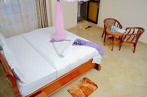 Silver Paradise Hotel