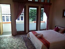 Simply Homy Guesthouse Graha Puspa