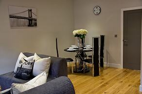 Icon Brentwood City Apartment