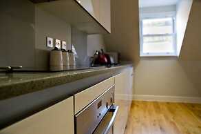 Icon Brentwood City Apartment